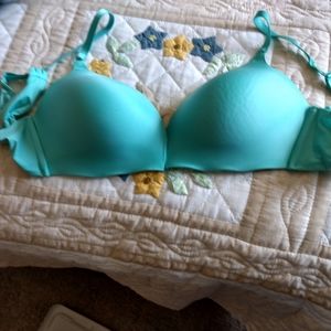 Victoria's Secret turquoise bra